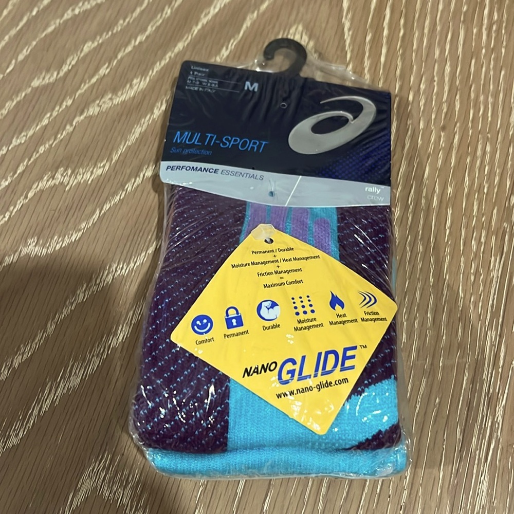 New asics rally crew socks size medium